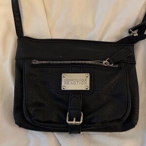Kenneth Cole Reaction Black Textured Crossbody Bag
